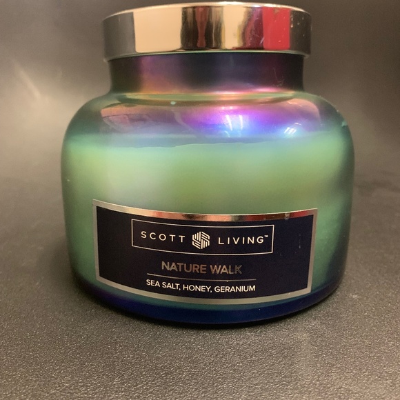 Scott Living “Nature Walk” candle - Picture 1 of 3